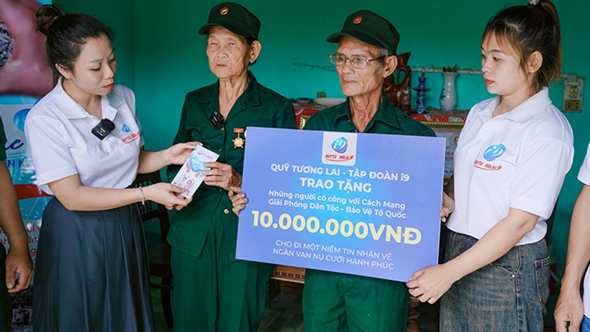 Hình ảnh hỗ trợ khách hàng xoxo66 chuyên nghiệp